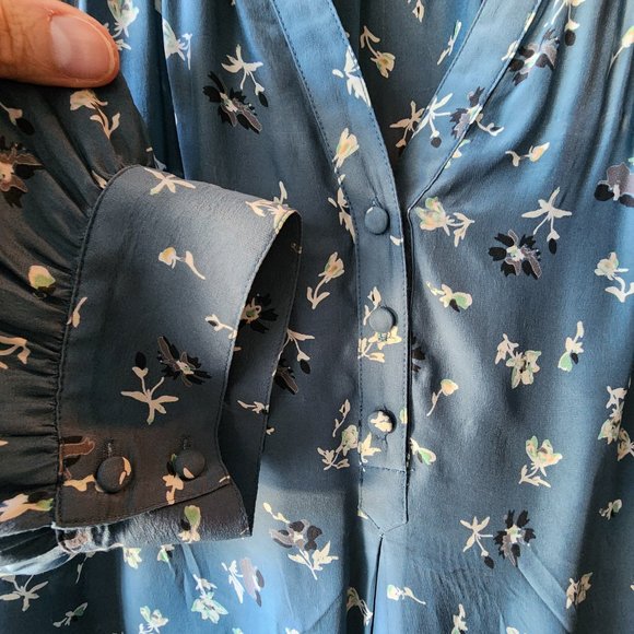 Joie Three Quarter Sleeve  pintucked back blouse sz s - Picture 5 of 6